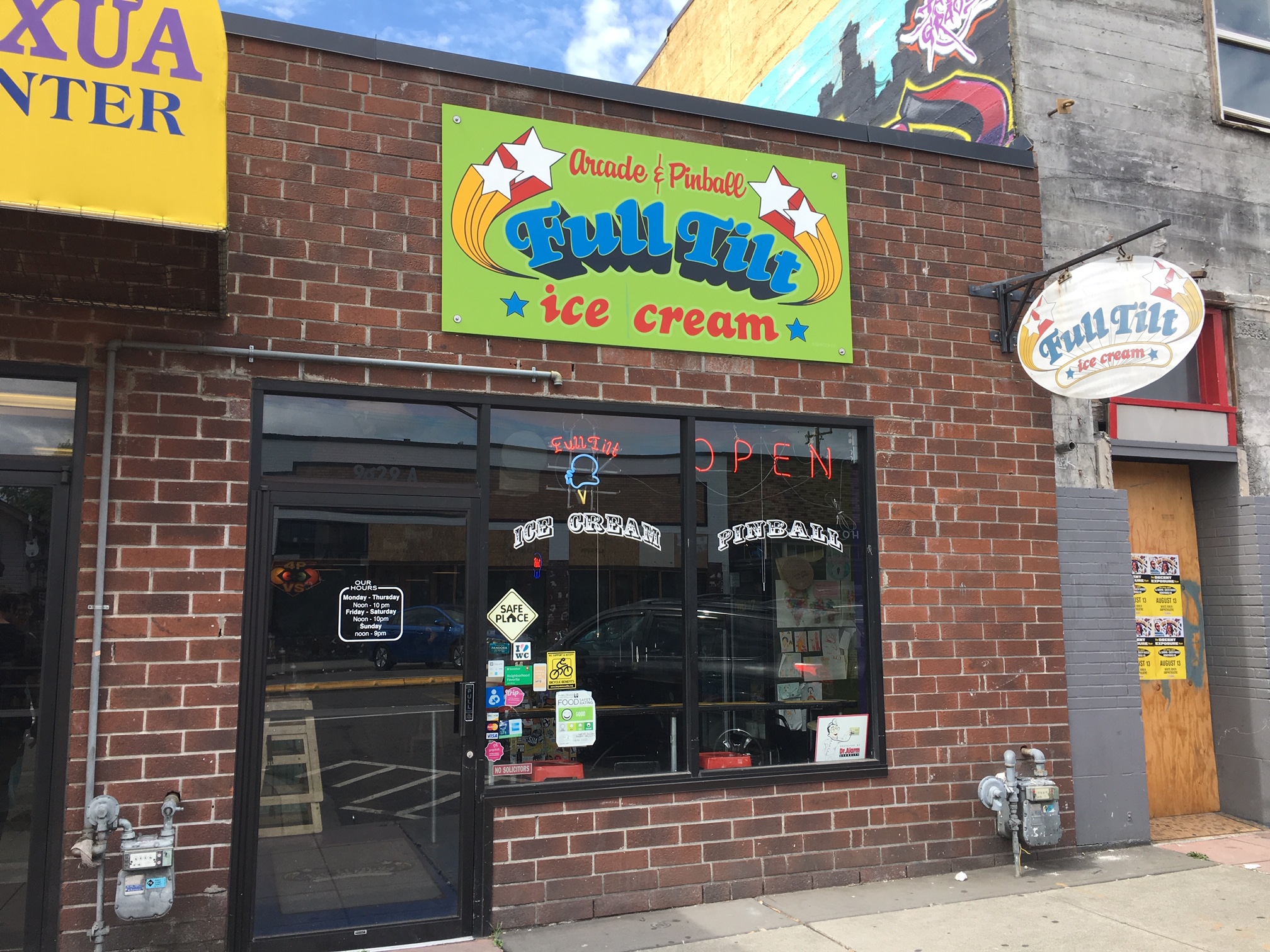 Full Tilt, Seattle, WA I In Search of a Scoop